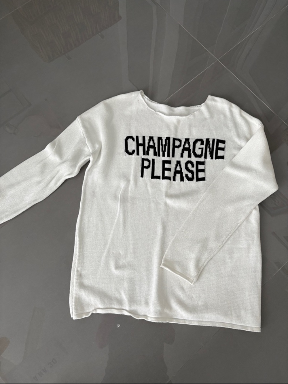 Source Unknown White Crewneck Sweater with Black 'CHAMPAGNE PLEASE' Text